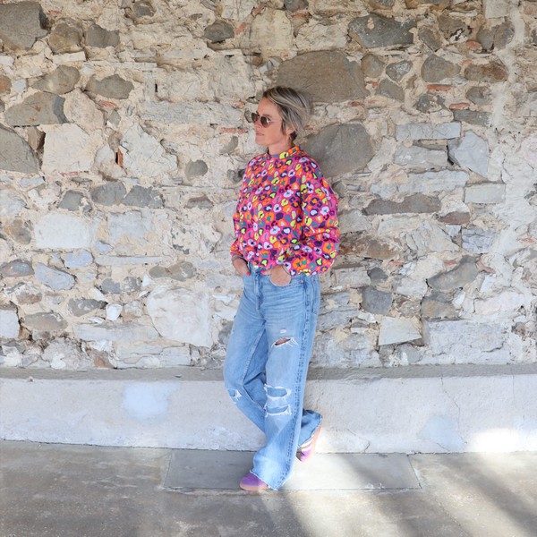 Sweat Loose Léopard coloré fond rose – Image 4